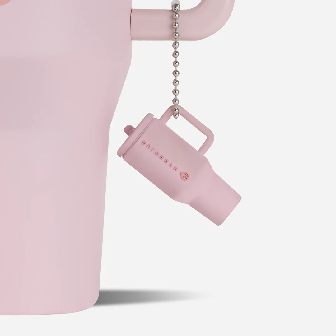 traveler-keychain-p6 Web-TravelerKeychainPhotos-PinkSand2.webp